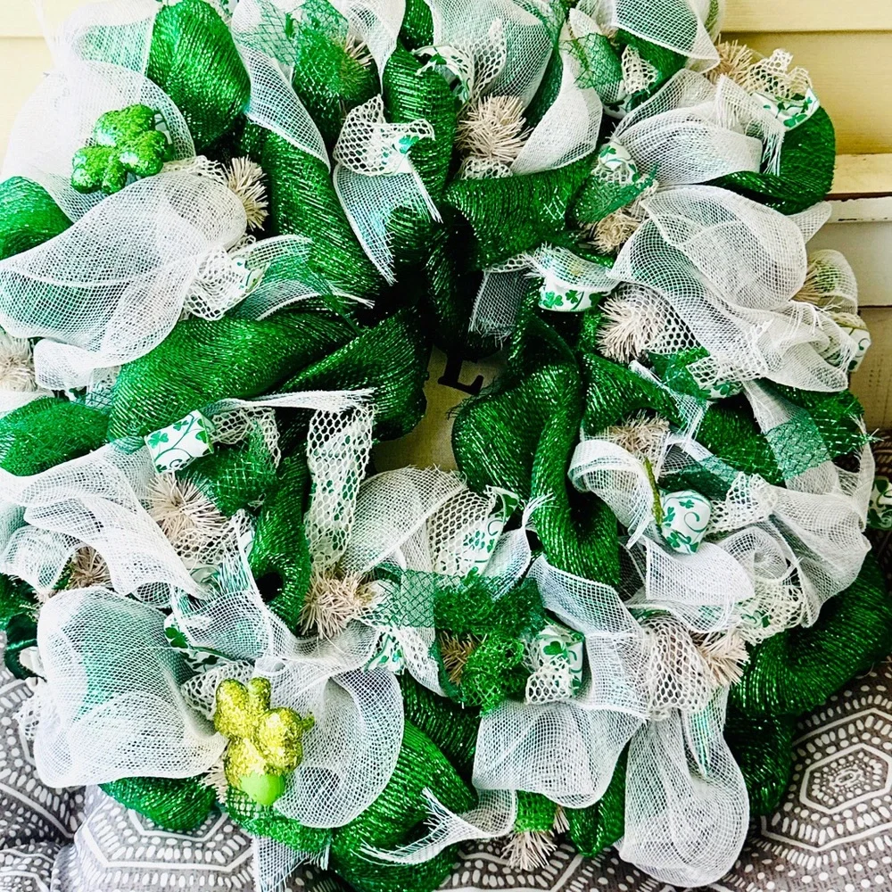 ST PADDY’s DAY is almost here! 29” WREATH quality MATERIAL SAFE FOR INT OR EXT. - Picture 2 of 11